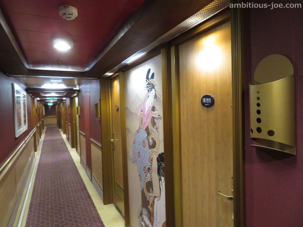 cruise-corridor