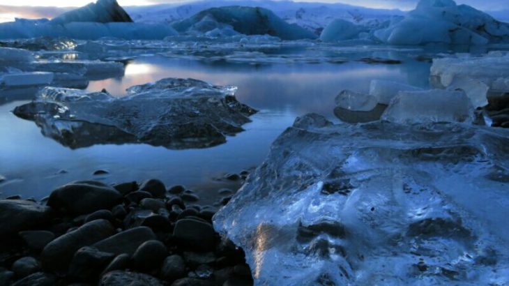 【氷河湖から滝まで】大自然にあふれる冬のアイスランド南部